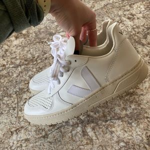 Veja V-10, size 39 Ws